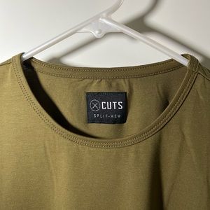 Cuts Split-Hem Tee (NEW w/o original packaging)